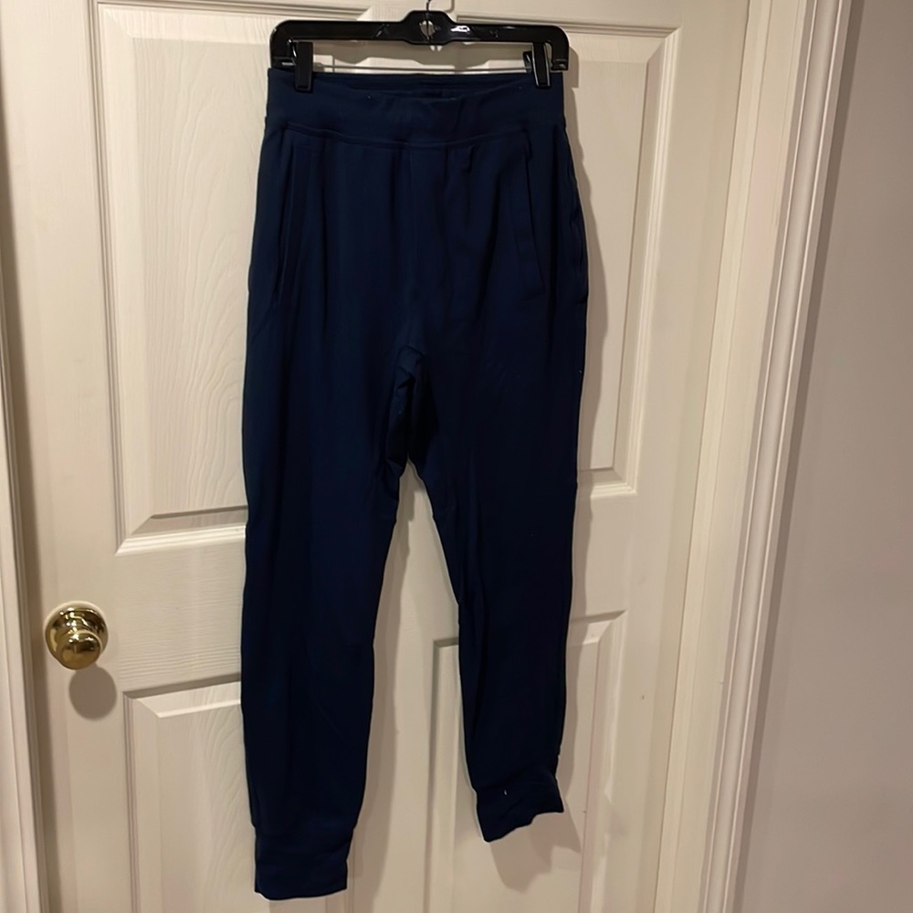 Lululemon mens small joggers.  Size small.